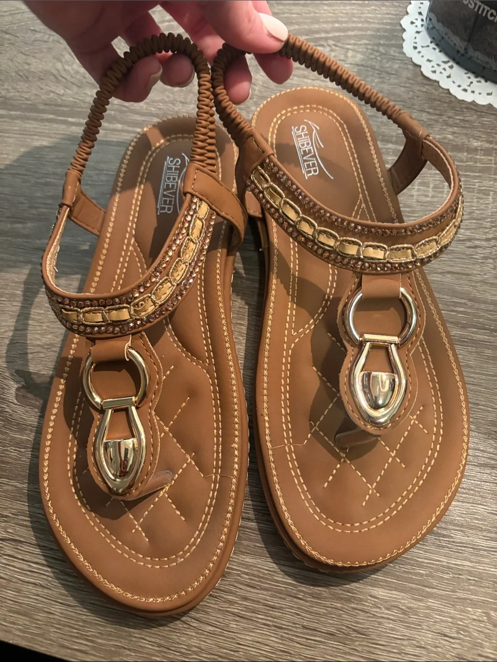 Shibever Tan T-Strap Sandals with Gold Hardware